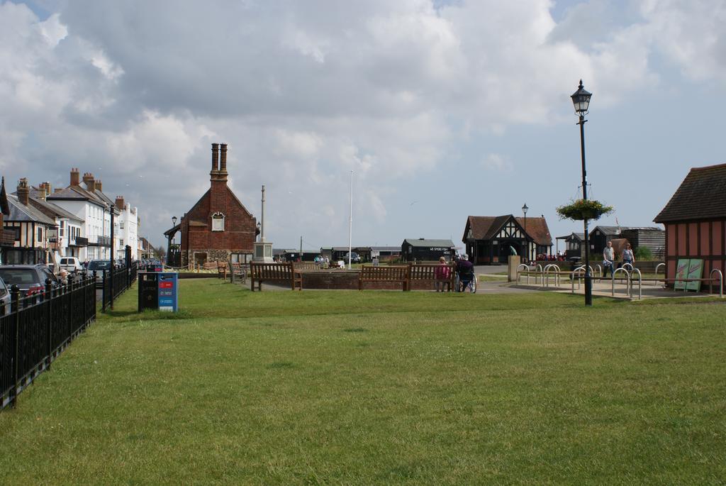 Tirah Guest House Aldeburgh Esterno foto